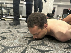 Relatório: Suposto invasor do WHCD usou escada de hotel para contornar a segurança Relatório: Suposto invasor do WHCD usou escada de hotel para contornar a segurança