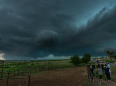 Relógios Tornado emitidos para Kansas, Oklahoma e Missouri Relógios Tornado emitidos para Kansas, Oklahoma e Missouri