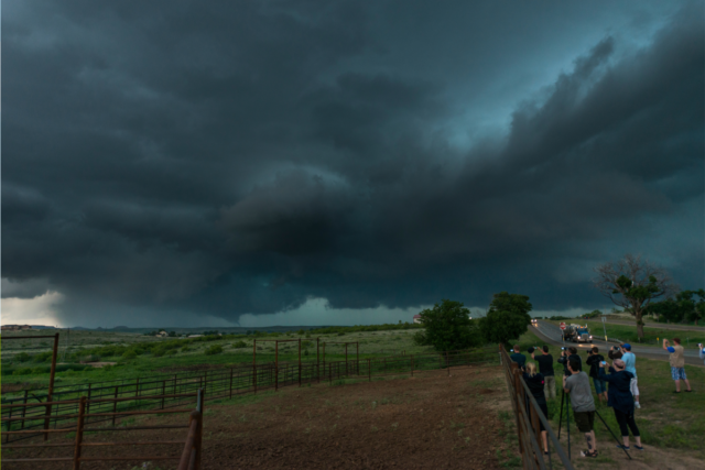 Relógios Tornado emitidos para Kansas, Oklahoma e Missouri
