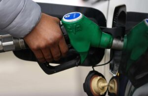 Remessas de combustível da Austrália foram garantidas até maio, diz ministro de energia Os embarques de combustível da Austrália foram garantidos para 'até' maio, disse o ministro de energia do país. No entanto, ele pediu que a rota marítima crítica fosse aberta à medida que a angústia contínua sobre o abastecimento continua.