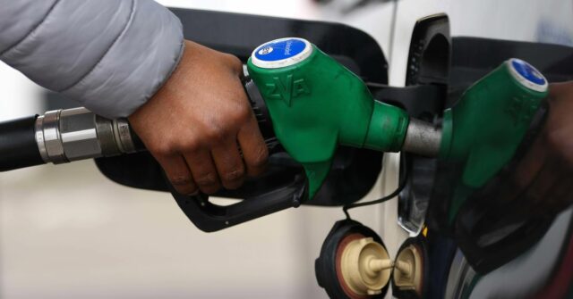 Os embarques de combustível da Austrália foram garantidos para 'até' maio, disse o ministro de energia do país. No entanto, ele pediu que a rota marítima crítica fosse aberta à medida que a angústia contínua sobre o abastecimento continua.