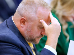 Republicano da Câmara diz que Congresso deveria se afastar da guerra de Trump Republicano da Câmara diz que Congresso deveria se afastar da guerra de Trump