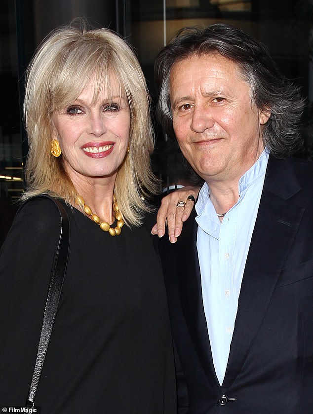 Revelado: Gangue do Leste Europeu 'tentou roubar o carro de Joanna Lumley confrontou a gangue em seu roupão, enquanto seu marido, Stephen Barlow, foi ameaçado com uma barra de ferro
