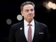 Rick Pitino envia mensagem clara sobre o futuro do coaching de St. St. John's head coach Rick Pitino against Duke Blue Devils