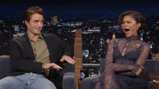 Robert Pattinson confunde Zendaya e Jimmy Fallon ao afirmar que ele cheira a giz de cera: 'Bring It In' | Vídeo
