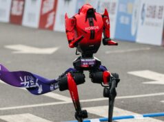 Robô humanóide bate recorde mundial da meia maratona em Pequim Robô humanóide em ação.