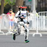 Robôs humanóides ultrapassam humanos na meia maratona de Pequim