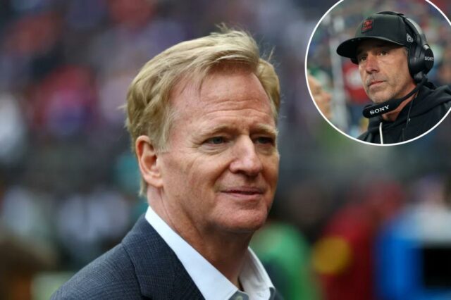 Roger Goodell ignora reclamação de Kyle Shanahan sobre o jogo O técnico Kyle Shanahan, do San Francisco 49ers, usa fones de ouvido na linha lateral.