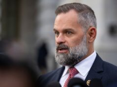 Roger Stone adverte que republicano faz Eric Swalwell ‘parecer Madre Teresa’ Roger Stone adverte que republicano faz Eric Swalwell 'parecer Madre Teresa'