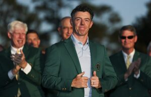 Rory McIlroy GANHA o Masters! O atual campeão mantém sua jaqueta verde depois de segurar os rivais no emocionante último dia em Augusta Rory McIlroy conquistou uma segunda jaqueta verde histórica depois de vencer o Masters no domingo