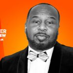 Roy Wood Jr. tentou enganar Keanu Reeves para que dissesse a palavra N no set de 'Outcome': “Ele é impermeável!”