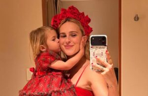 Rumer Willis compartilha vídeo sincero de seu filho amamentando, critica os críticos Rumer Willis compartilha vídeo sincero de seu filho amamentando, critica os críticos