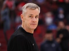 Rumores de treinamento da UNC recebem atualizações privilegiadas sobre Billy Donovan e outros candidatos Chicago Bulls head coach Billy Donovan against Dallas Mavericks