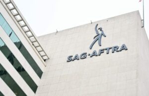 SAG-AFTRA retomará negociações com estúdios em abril, graças ao acordo inicial da WGA SAG-AFTRA retomará negociações com estúdios em abril, graças ao acordo inicial da WGA