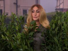 ‘SNL UK’ Cold Open paródia a declaração de Epstein de Melania Trump e a controvérsia do Kanye West Wireless Fest com o jogo de ‘Never Have I Ever’ 'SNL UK' Cold Open paródia a declaração de Epstein de Melania Trump e a controvérsia do Kanye West Wireless Fest com o jogo de 'Never Have I Ever'