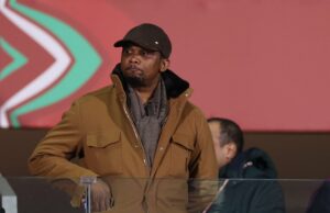 ‘Samuel Eto’o enviou o treinador’… Bassirou Nkoto explica porque está a ser perseguido pelos Camarões 'Samuel Eto'o enviou o treinador'... Bassirou Nkoto explica porque está a ser perseguido pelos Camarões