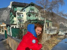 Sarah Ferguson ‘recusa oferta de entrevista do NEWSNIGHT’ – depois que a aparição de seu ex-Andrew no programa da BBC causou sua expulsão da Família Real Sarah Ferguson foi inundada com ofertas de entrevistas - inclusive do Newsnight da BBC, o mesmo programa que levou à aparição de Andrew Mountbatten-Windsor no acidente de carro em 2019. Na foto: A ex-duquesa de York no resort Mayrlife em 2023