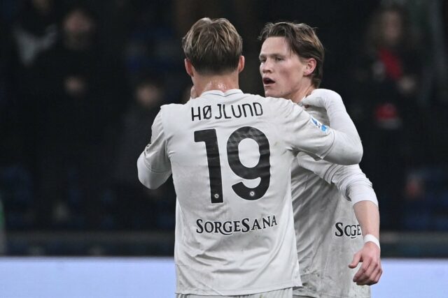 Scott McTominay e Rasmus Hojlund combinam para o gol do Scott McTominay e Rasmus Hojlund combinam para o gol do Napoli, mas a mídia italiana não perdoa 'erros'