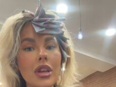 Segredos do glamour do Dia das Senhoras! Racegoer revela sua extensa agenda de beleza para estar no seu melhor para Aintree (e os preparativos começaram há um mês!) Georgia Williamson, de Cheshire (foto) compartilhou o itinerário muito rígido que ela traçou, incluindo reservar tempo para tudo, desde preenchimento labial até um bronzeado em spray e até mesmo um 'cronograma de desinchaço'.=