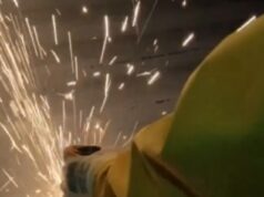 Seis pessoas são acusadas depois que manifestantes pró-palestinos invadiram uma fábrica de drones de propriedade israelense em Leicestershire: Polícia antiterrorista lidera investigação A polícia foi chamada devido a relatos de uma van batendo em um portão da UAV Tactical Systems na Meridian Way em Braunstone por volta das 3h10 da sexta-feira. Na foto: Vídeos filmados por ativistas visando o prédio