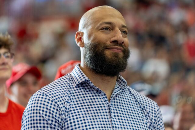 Senado do Partido Republicano esperançoso, Royce White, responsável por abuso de esposa e filho: juiz
