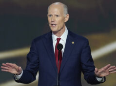 Senador republicano falha na história para defender a ameaça de crimes de guerra de Trump Senador republicano falha na história para defender a ameaça de crimes de guerra de Trump