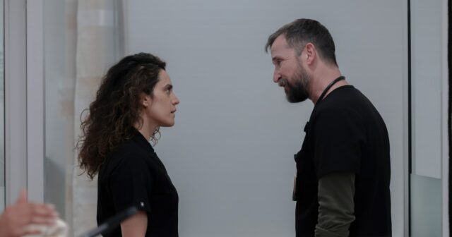 Sepideh Moafi revela por que o Dr. Al-Hashimi confidenciou ao Sepideh Moafi como Dr. Al-Hashimi na 2ª temporada, episódio 15 de