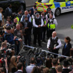 'Shame On You': Chefe de polícia de Londres questionado por moradores locais após ataque terrorista com faca à comunidade judaica