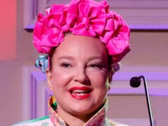 Sia aborda pagamentos ‘incrivelmente altos’ de pensão alimentícia de US$ 42 mil ao ex Dan Bernad Sia aborda pagamentos 'incrivelmente altos' de pensão alimentícia de US$ 42 mil ao ex Dan Bernad