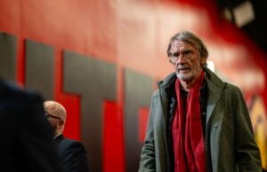 Sir Jim Ratcliffe viu os jogadores do Man Utd exporem sua maior prioridade na derrota contra o Leeds Sir Jim Ratcliffe viu os jogadores do Man Utd exporem sua maior prioridade na derrota contra o Leeds