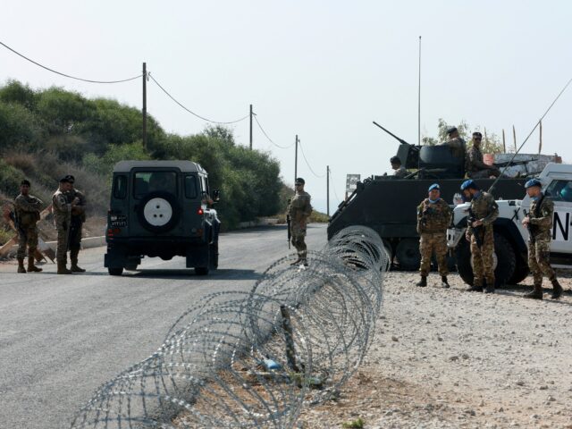 Soldado francês servindo na UNIFIL morto em ataque no Líbano
