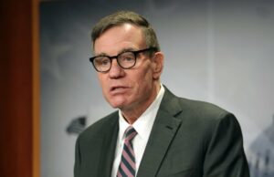 Sonhar. Filha de Mark Warner morre aos 36 anos após batalha contra diabetes juvenil O ex-senador Ben Sasse anuncia diagnóstico de câncer de pâncreas em estágio 4