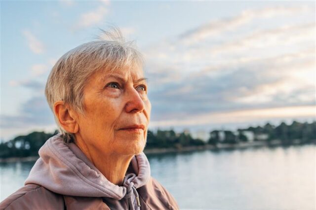 Sou neurologista. Aqui estão 5 maneiras de proteger sua mente à medida que envelhece
