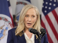 Spanberger: O Partido Republicano sabe que a única maneira de manter a casa seria se eles trapaceassem Spanberger: O Partido Republicano sabe que a única maneira de manter a casa seria se eles trapaceassem