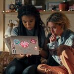 Lizze Broadway como Emma em