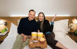 Stacy London e Clinton Kelly dizem que seu novo programa é uma mistura de ‘Snark’ e ‘Entretenimento’ Dominique Dunne, JoBeth Williams, Craig T. Nelson e Oliver Robbins no filme de terror de 1982