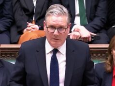 Starmer enfrenta parlamentares por falha na verificação de Mandelson Starmer enfrenta parlamentares por falha na verificação de Mandelson