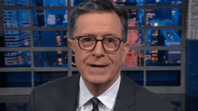 Stephen Colbert perplexo com os 22% de americanos que ainda Stephen Colbert perplexo com os 22% de americanos que ainda 'aprovam fortemente' Trump: 'Quero que o gás seja caro! Quero que o Kennedy Center seja explodido!'