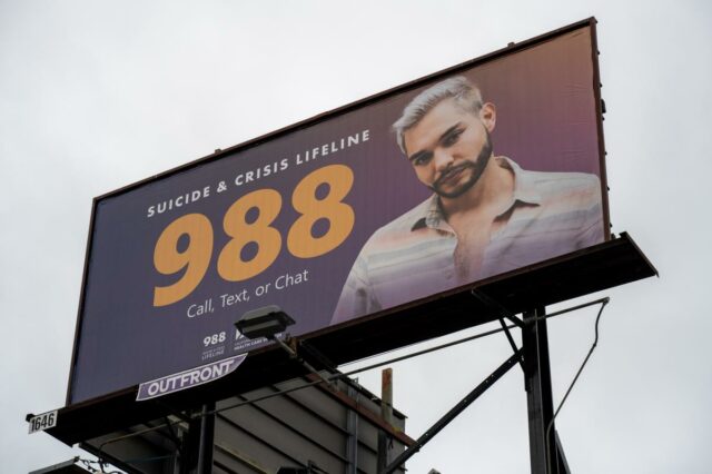 Suicídio entre jovens americanos diminui nos primeiros anos da linha direta 988
