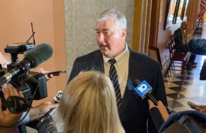 Suprema Corte dá golpe final ao ex-presidente do Partido Republicano em caso de suborno de US$ 60 milhões Suprema Corte dá golpe final ao ex-presidente do Partido Republicano em caso de suborno de US$ 60 milhões