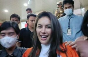 Surat Terbuka Nikita Mirzani ke Prabowo Viral, Sentil Buta Logika Usai Vonis 6 Tahun Surat Terbuka Nikita Mirzani ke Prabowo Viral, Sentil Buta Logika Usai Vonis 6 Tahun