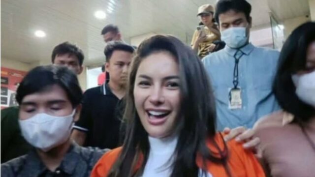 Surat Terbuka Nikita Mirzani ke Prabowo Viral, Sentil Buta Logika Surat Terbuka Nikita Mirzani ke Prabowo Viral, Sentil Buta Logika Usai Vonis 6 Tahun