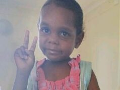 Suspeito é preso pela morte de Kumanjayi Little Baby, 5, que desapareceu de sua casa no Território do Norte há cinco dias – enquanto o local revela como os vigilantes o descobriram O corpo de Kumanjayi Little Baby, de cinco anos (acima), foi encontrado na quinta-feira, cinco dias depois de seu desaparecimento no Dia Anzac