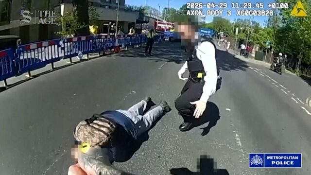 Suspeito preso após homens judeus esfaqueados em incidente terrorista em Londres
