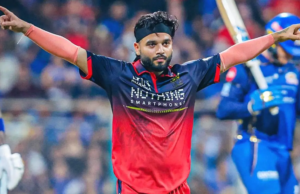 Suyash Sharma escolhe dois postigos rápidos enquanto MI alcança 99 corridas em 10 saldos Suyash Sharma escolhe dois postigos rápidos enquanto MI alcança 99 corridas em 10 saldos