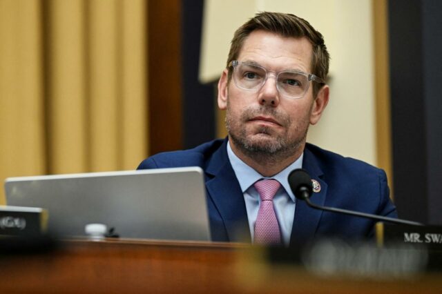 Swalwell pode se tornar o predador-prisioneiro mais infame da Califórnia
