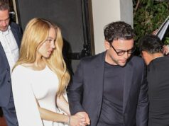 Sydney Sweeney, 28, dá as mãos a Scooter Braun, 44, após a estreia de Euphoria Sydney Sweeney se agarrou ao namorado Scooter Braun na noite de terça-feira, após a estreia de Euphoria em Los Angeles