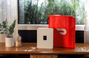T-Mobile e DoorDash se unem para oferecer Internet doméstica 5G rápida, agora entregue da maneira mais rápida T-Mobile e DoorDash se unem para oferecer Internet doméstica 5G rápida, agora entregue da maneira mais rápida