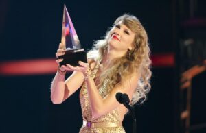 Taylor Swift lidera indicações para o American Music Awards de 2026 com oito, enquanto Olivia Dean e Sombr seguem de perto: lista completa de indicados Taylor Swift lidera indicações para o American Music Awards de 2026 com oito, enquanto Olivia Dean e Sombr seguem de perto: lista completa de indicados
