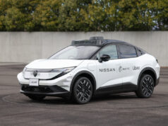 TechCrunch Mobility: Uber entra em sua era de assetmaxxing gato piscante pássaro verde